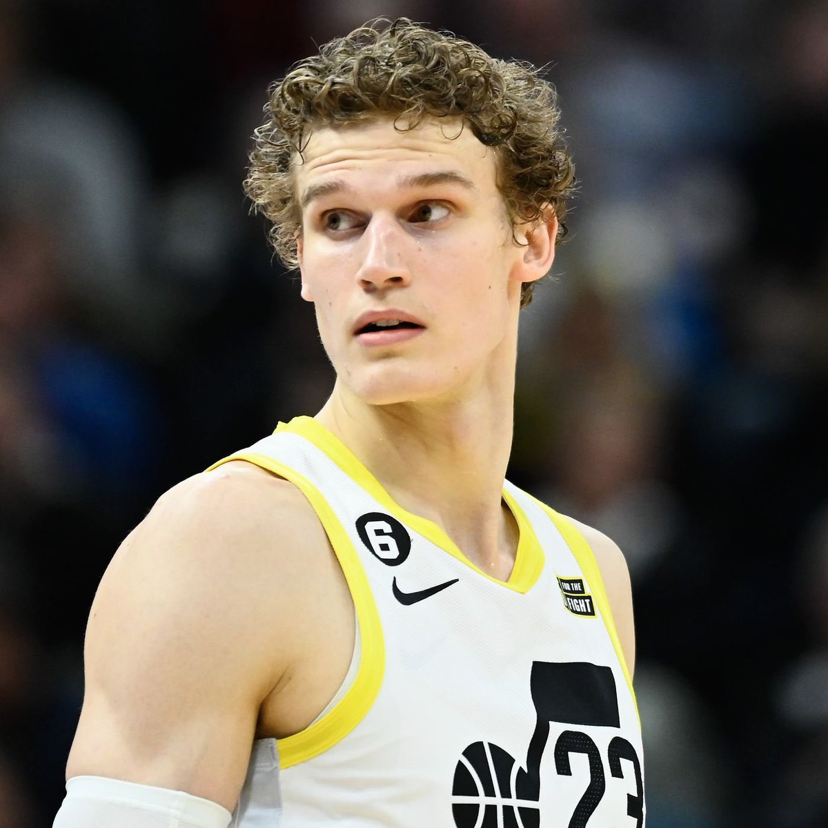 UofBasketball's tweet photo. Leaders in Points Per Touch (minimum 30 touches per game 

1. Lauri—0.497 PPT
2. MPJ
3. Norm Powell
4. Embiid
5. Lopez
6. Bojan
7. Klay
8. Oubre
9. Trent Jr. 
10. JJJ
.
215. Caruso
216. Draymond
217. Simmons
218. Nix
219. Jordan McLaughlin—0.104 

Scorers mentality https://t.co/G0lmChOxo8