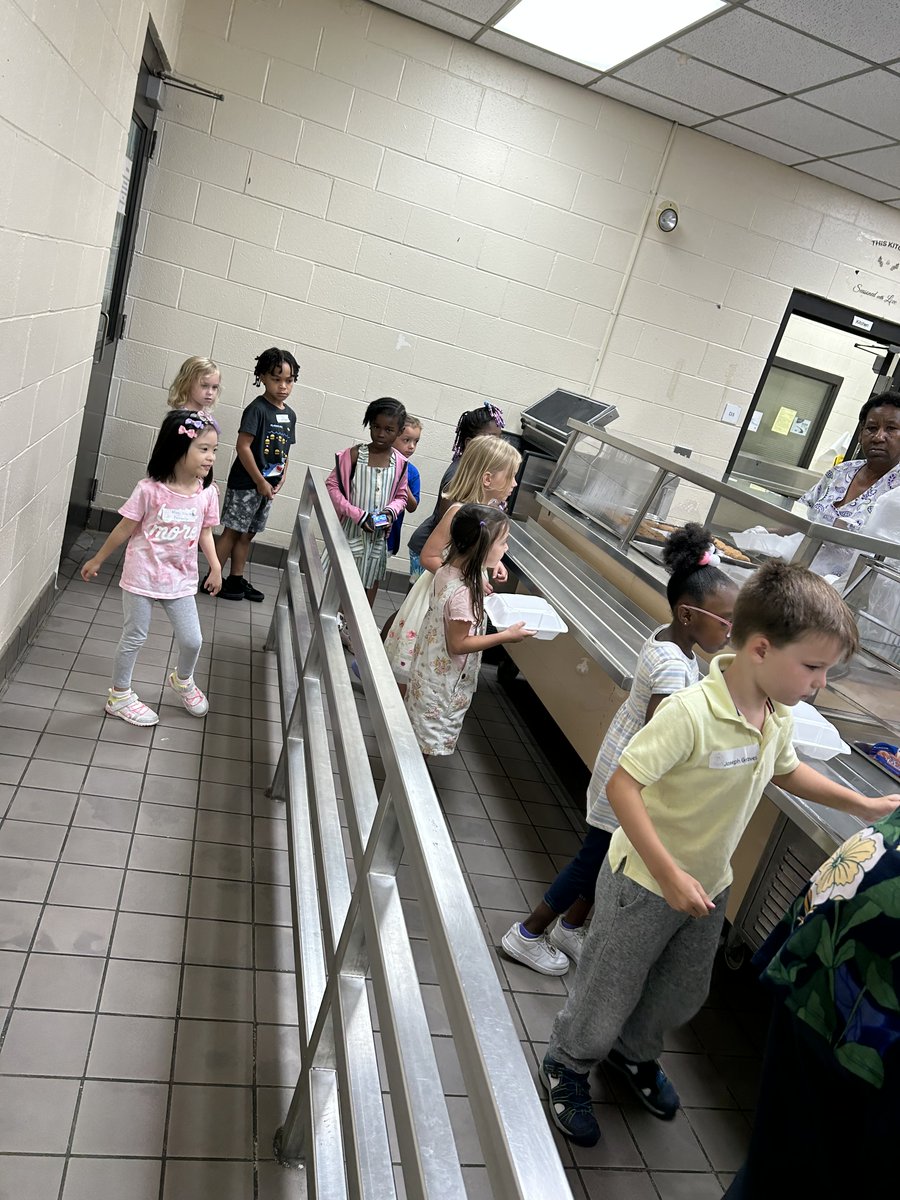 SouthwestDPS's tweet photo. Exciting morning welcoming Kindergarteners and their families back to school for Kindergarten Readiness Camp. Students toured the school, learned schools rules, procedures and had some fun! #swseahawks #wearedps https://t.co/bvBppW8Pu2