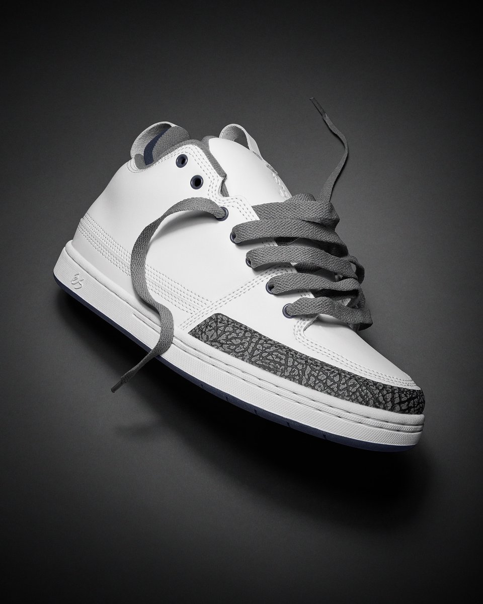 eSskateboarding's tweet photo. 🍄 alert 🍄

Brand new for Fall ‘23. The @tompenny 2 in white leather and animal print.

Available now on https://t.co/KlrtdNHamO and your local skate shop #eS_Penny https://t.co/L5zKB7QI6i