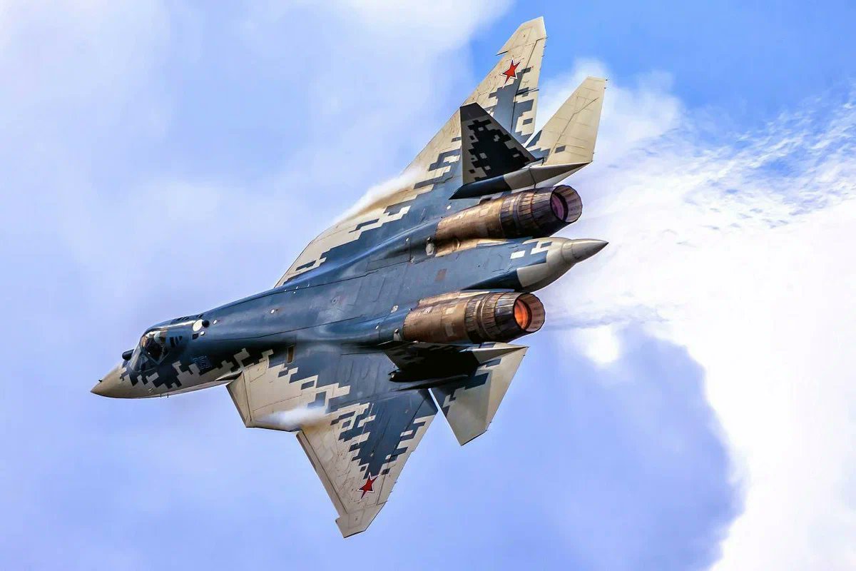 Su-57 Stealth Fighter: News #8 - Page 25 F3B0zn-WkAAnifB?format=jpg&name=medium