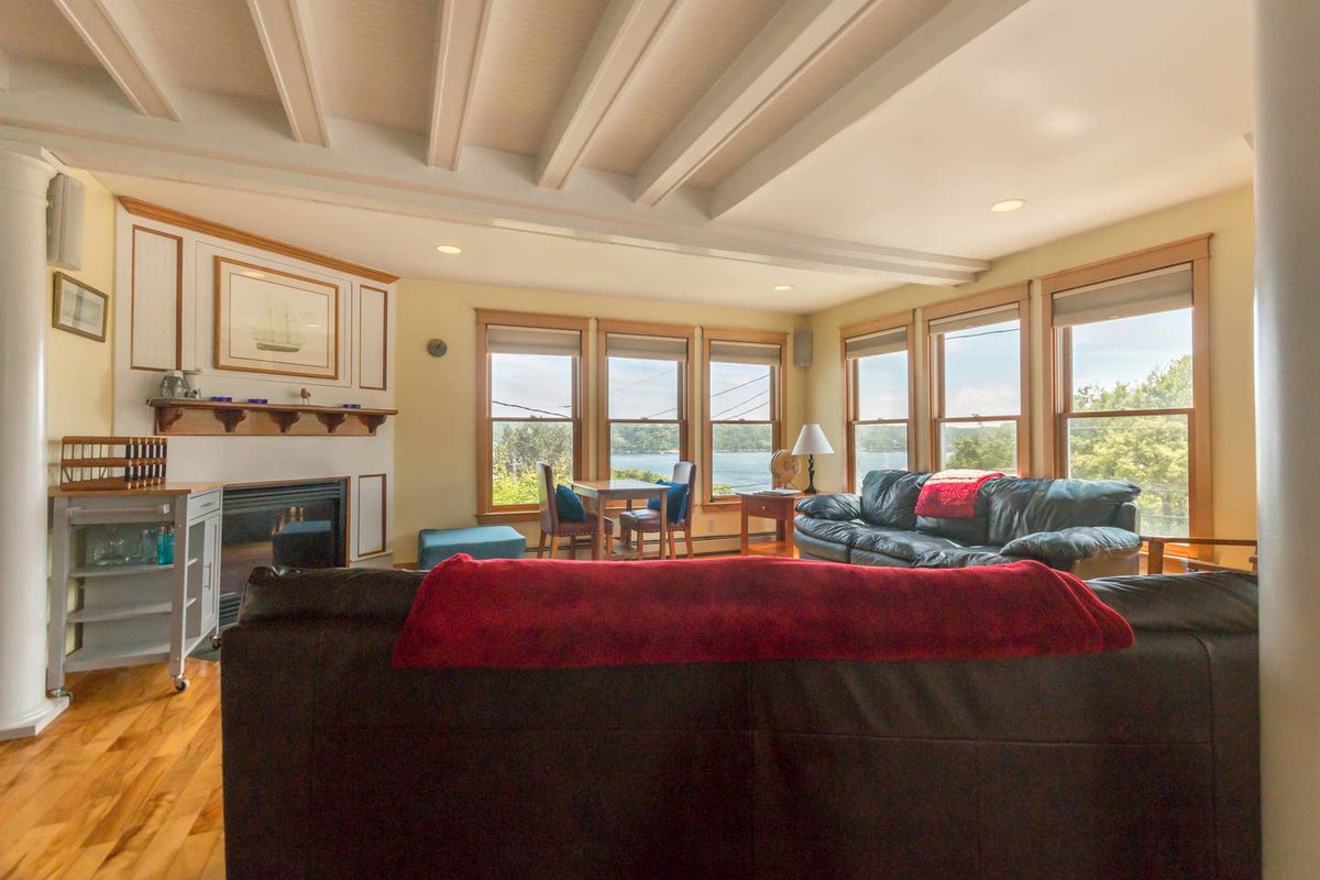 SelkiesRest's tweet photo. just one weekend left at Selkies’ Rest between now and October!   

checkin 8/17 or 18 and stay up to 6 nights 

cottage has panoramic ocean views, roof decks, hot tub, and sleeps up to 12  

life on Peaks Island (Portland, ME) cannot be beat for deep relaxation and recovery 🥰 https://t.co/ySwW5ZQOWq