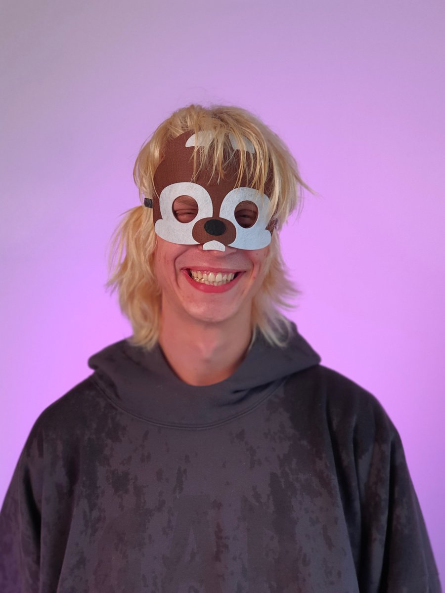 Congrats Danny! Winner of the first game of today.

But can he keep it up now that he's got an entire jar of nutella in his stomach??

On to the main event... get your bets in at livestreambets.gg before we go $LIVE