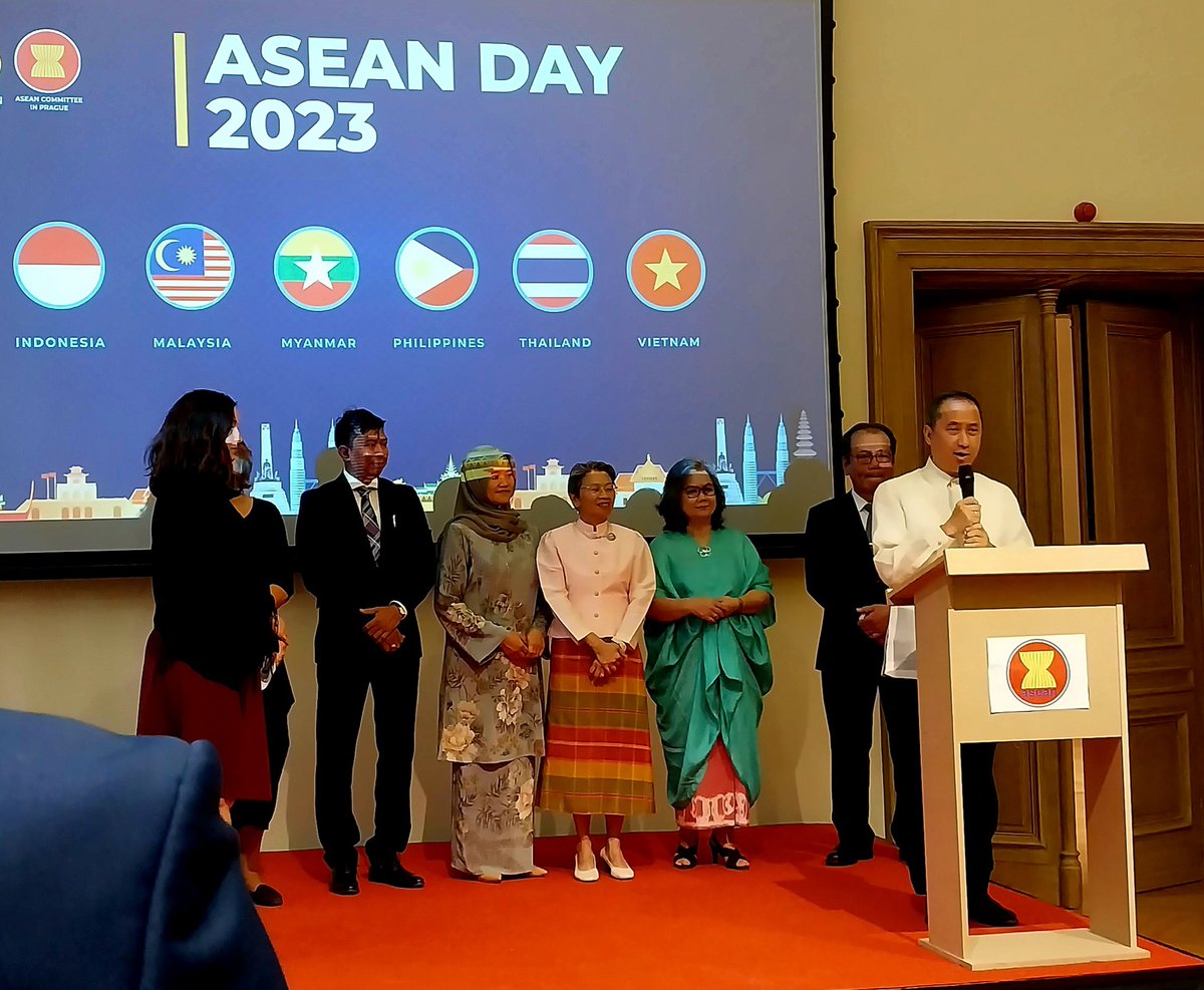 treybalova's tweet photo. Happy to meet my dear friend Ambassador Ed Meñez again, this time in Prague.
56th ASEAN Day celebration.
🇨🇿❤️🇵🇭 https://t.co/nTCgdfzkTb