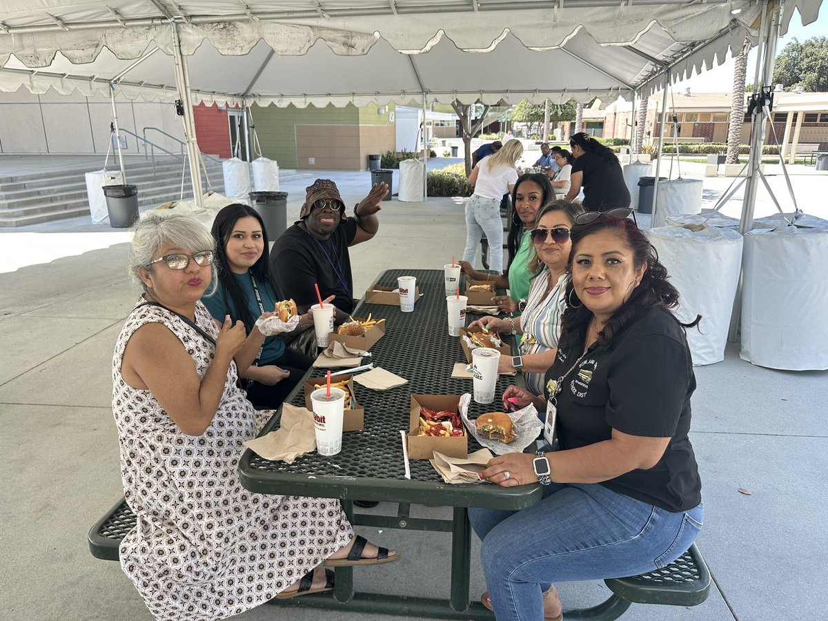 TransRowland's tweet photo. Thank you for a great lunch @_JulieMitchell_  @RowlandSchools our staff is very appreciative!! 
@Alex_Flores__ 
@CseaRowland133 https://t.co/DL42sPj86k