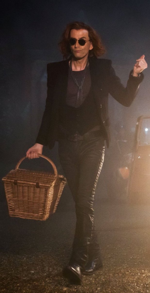hauntedstar_'s tweet photo. me leaving the impera vip lounge with terzo up my ass https://t.co/fovqiDytc7