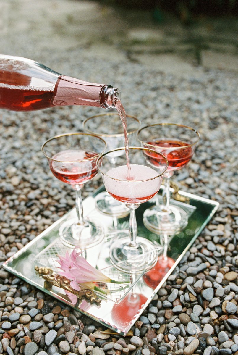 Nugusm4's tweet photo. Sip smarter for your health! ๐ท๐ง Limit alcohol intake to avoid empty calories. Opt for moderation, prioritize hydration, and make room for nutrient-dense foods in your diet. Cheers to balance! #SmartSipping #HealthyChoices #Nutrition https://t.co/tsYMId6Cqn