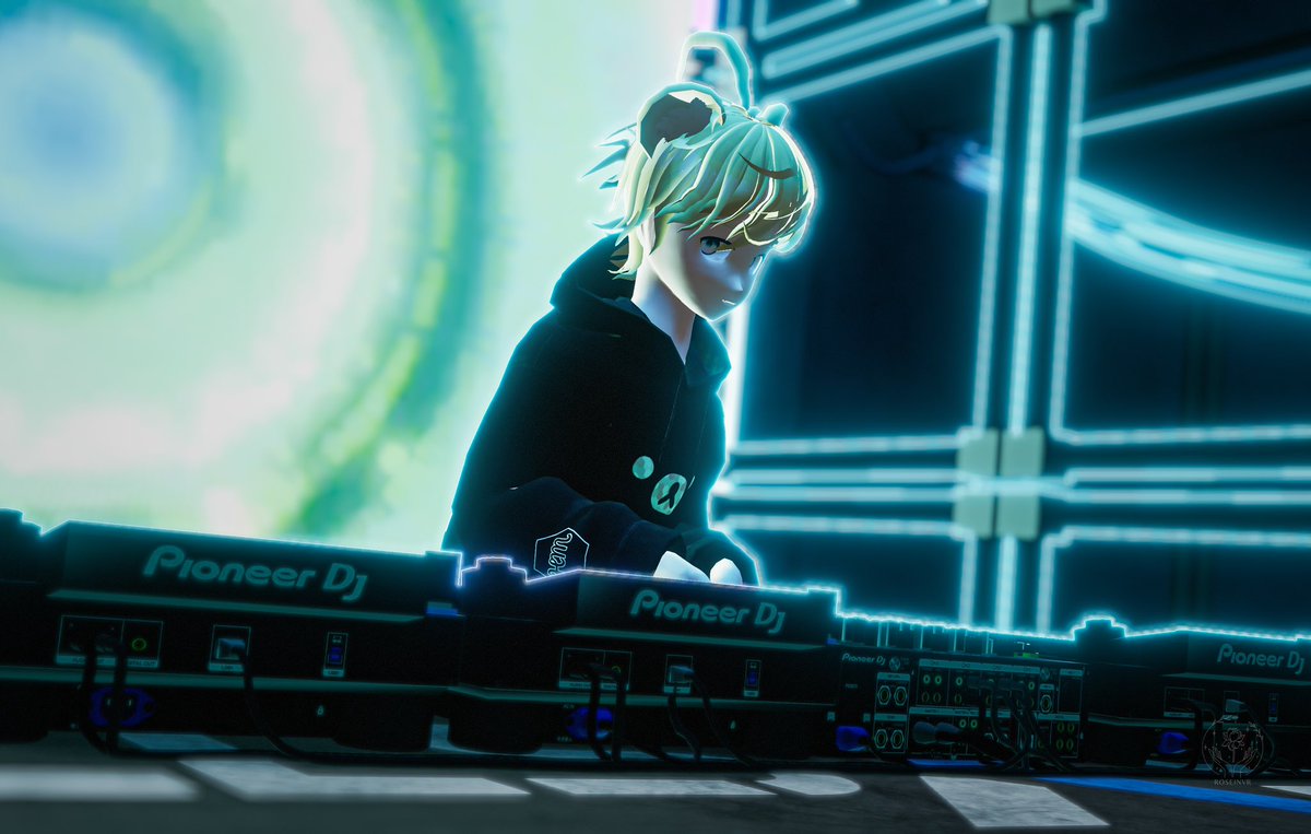 roseinvr tweet media