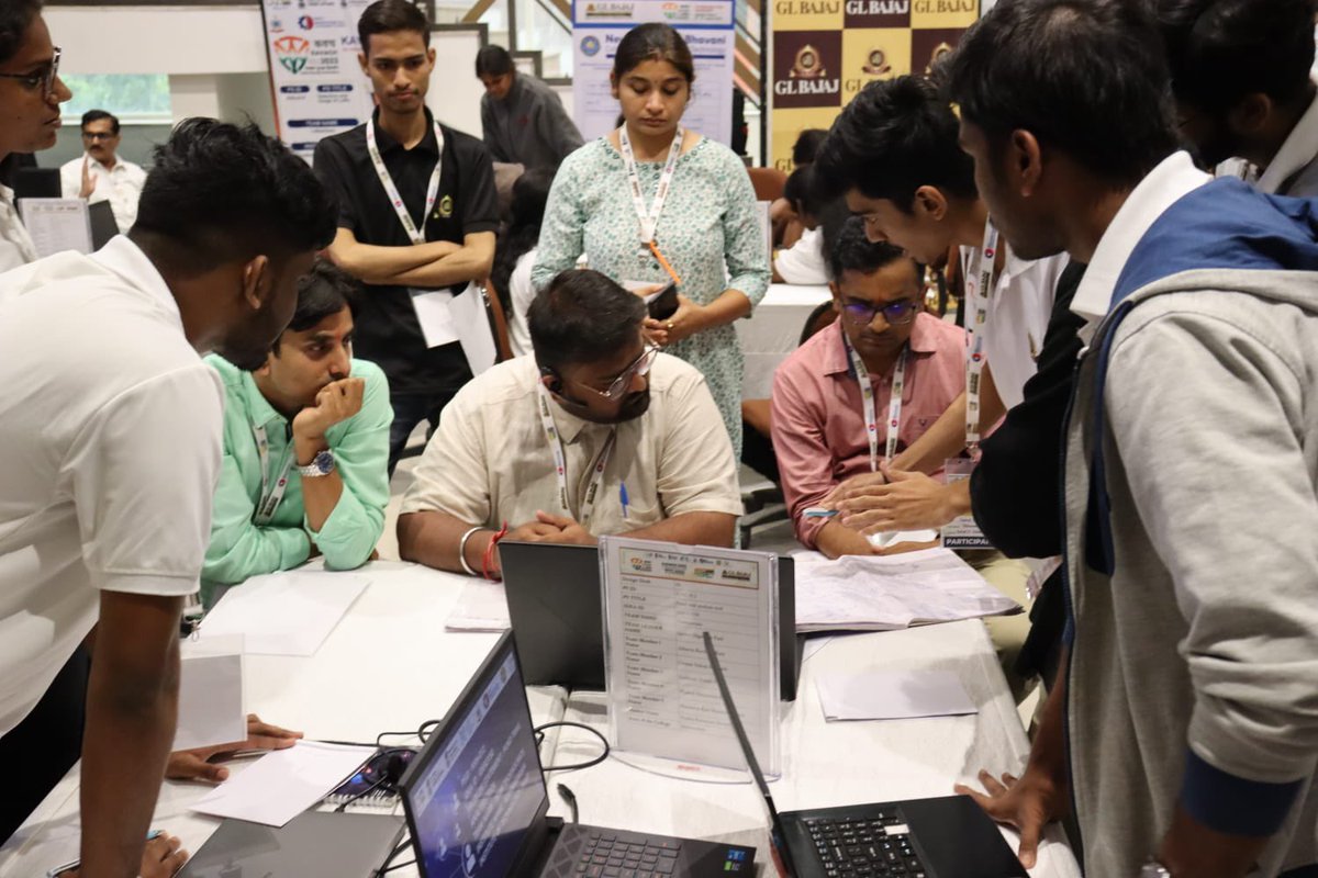 abhayjere's tweet photo. It feels great to see first day of Kavach 23 going so well . Participants started strong and are excited to complete #36hourhackathon
@aicte @mhrd_innovation @BPRDIndia @Cyberdost https://t.co/iB7IxYRXf2