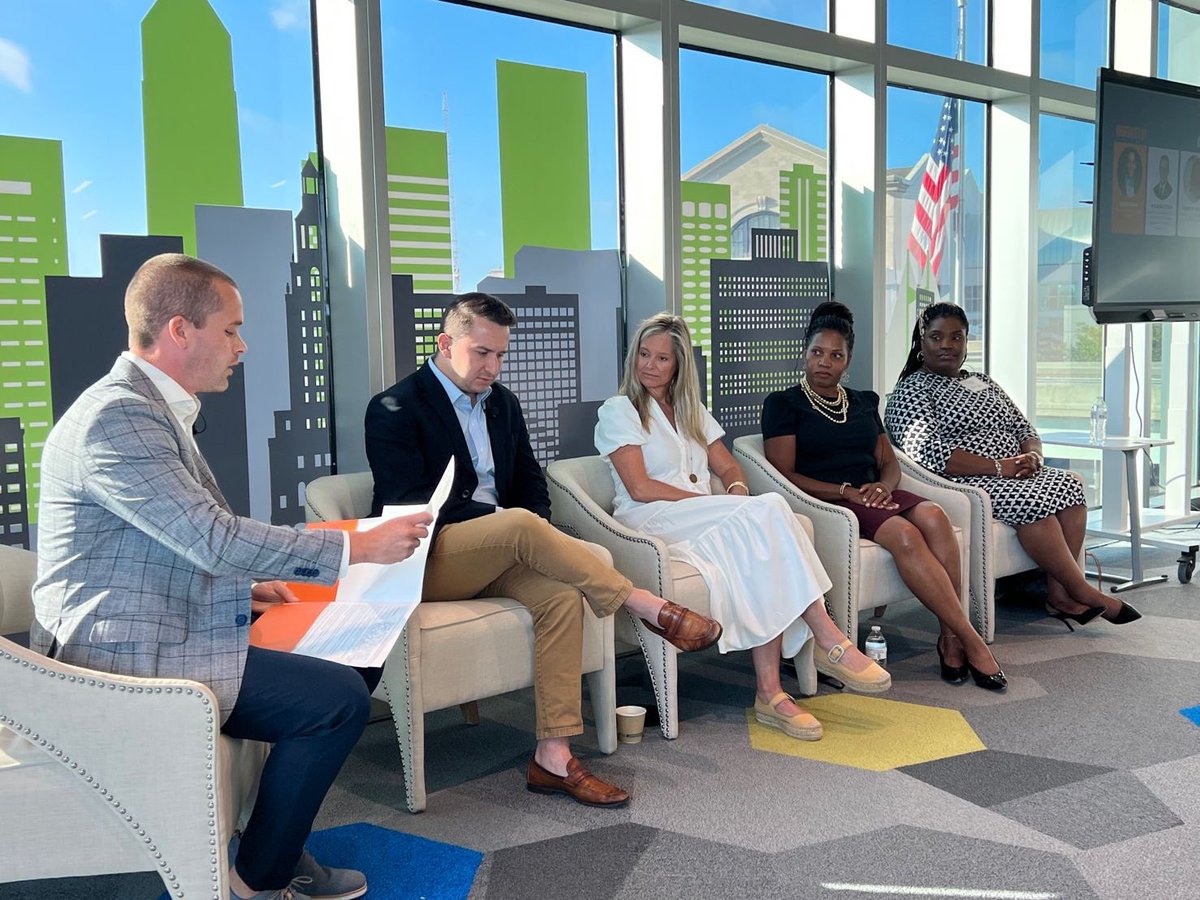 RachaelTutwiler's tweet photo. Grateful for the hard work of team @JaxPEF & our partners at @PNCBank as we convened business leaders to discuss Securing Our Future: The Impact of High-Quality Early Childhood Education and Literacy. Thanks to every partner who started their day with us! #READJAX https://t.co/ucGTFXAB7V