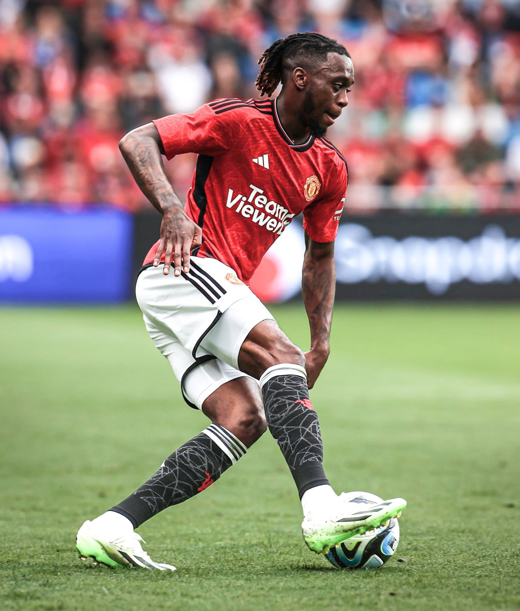 Wan sales bissaka boots