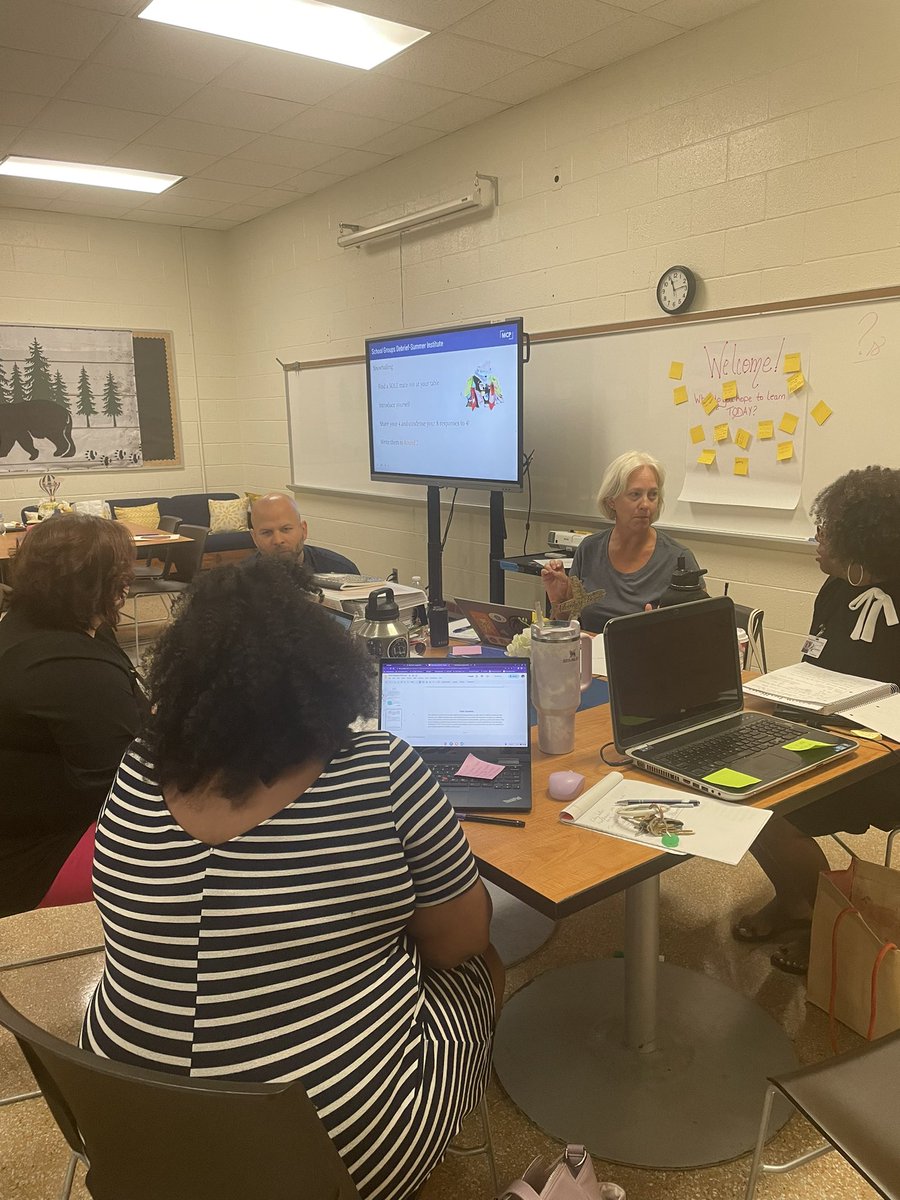 beth_pallister's tweet photo. @wbmbruins hosted teachers from @HickoryMS_Hawks @OscarSmithMS @ChesVirtualAcad @CCSSsharks who are pioneering innovative teaching through The Modern Classroom—helping students explore their own paths in learning. 💛🐻💙
@modernclassproj 
#forgingthepath https://t.co/VddKExOWqI
