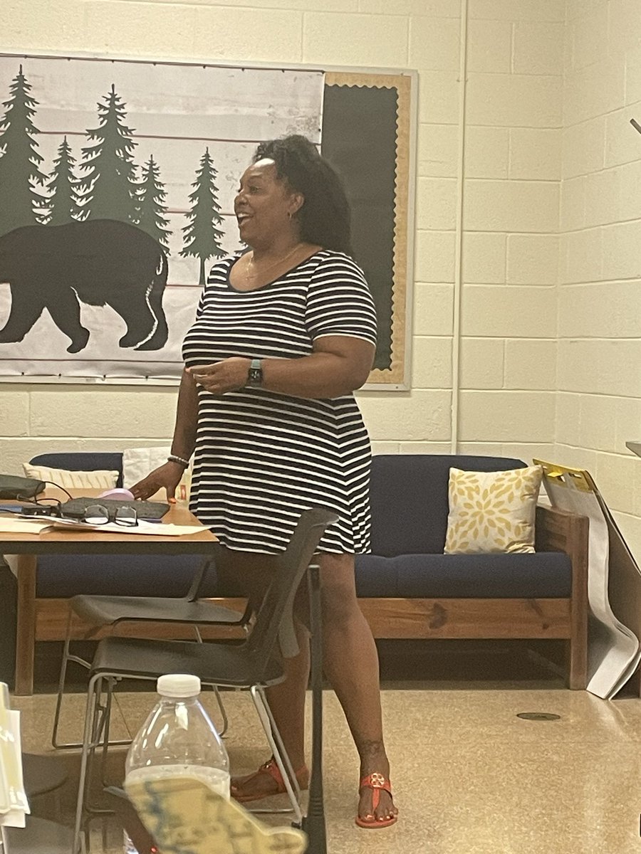 beth_pallister's tweet photo. @wbmbruins hosted teachers from @HickoryMS_Hawks @OscarSmithMS @ChesVirtualAcad @CCSSsharks who are pioneering innovative teaching through The Modern Classroom—helping students explore their own paths in learning. 💛🐻💙
@modernclassproj 
#forgingthepath https://t.co/VddKExOWqI