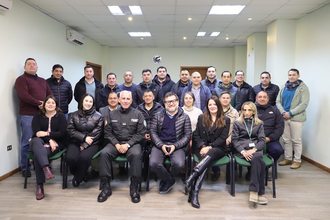 Gendarmeria_Ara's tweet photo. Como parte de una serie de actividades, en #LaAraucanía las Jefaturas de Unidades Penales y Especiales participaron de una Mesa de Trabajo para la aplicación del Convenio 169 de la OIT en el Contexto Penitenciario.

#SomosReinserciónySeguridadPública https://t.co/ffB6vTir2d