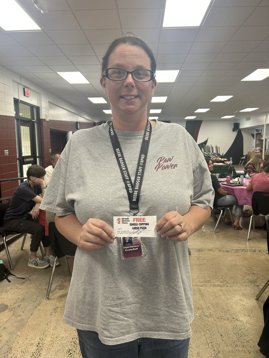 BeebeMiddle's tweet photo. Yum! Simple Simons donated door prizes for our back to school meetings! 🍕🍕🍕 Thank you for supporting our staff! #BPRD #BMSGameOn https://t.co/SCMq4LozSW