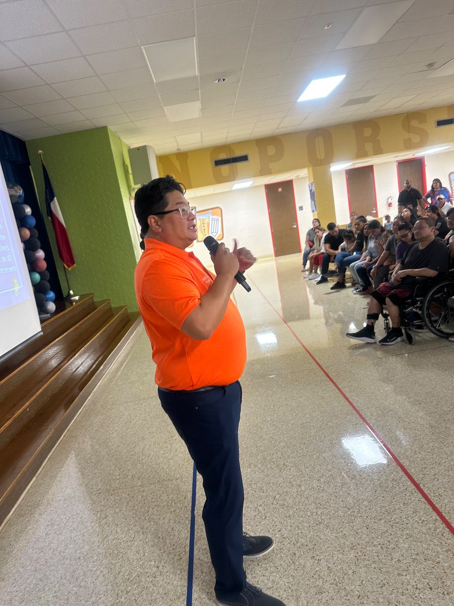Magrill_AISD's tweet photo. Meet the Teacher event is in full effect at Magrill! 🐴 #MyAldine  🖍️ #PowerofPrimary #ExploringNewWorlds 🌎 https://t.co/okgpSSQKeZ