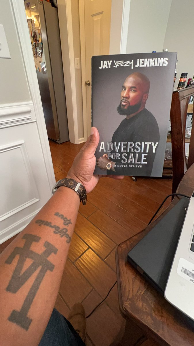 1EntreProNegro's tweet photo. Definitely finna tap in Salute @Jeezy #AdversityForSale https://t.co/Mn8D7vPsA0