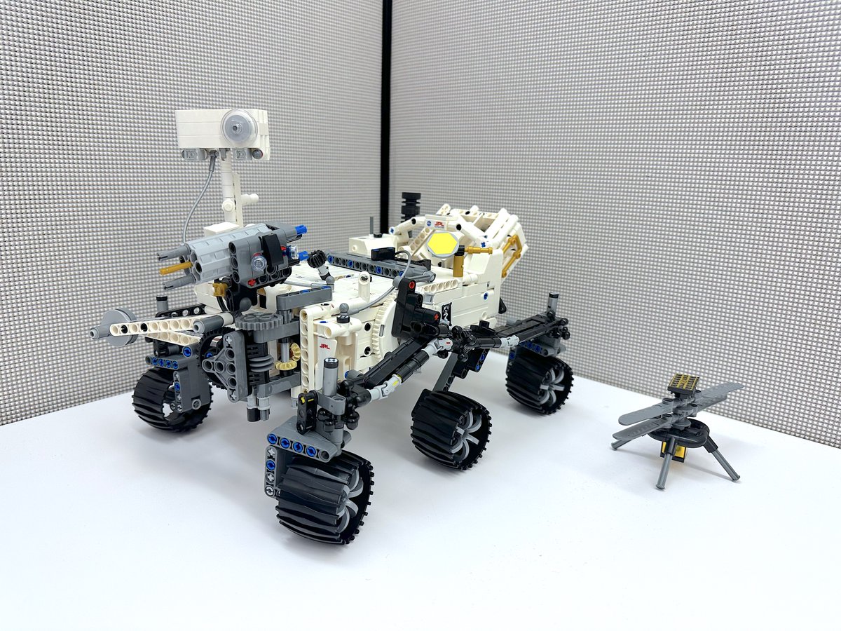 martiandennis's tweet image. Lego #PerseveranceRover and Ingenuity #MarsHelicopter project completed and ready to launch. 😁