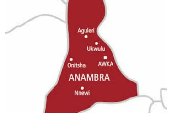 naijanized's tweet image. Arsonists burn down federal lawmaker’s house in Anambra

TWO houses of the member representing Ihiala federal constituency in the House of Representatives, Dr. Paschal Agbodike has reportedly been set ablaze in his home town, Mbosi in 

#anambrastate #arsonists #naijanized
