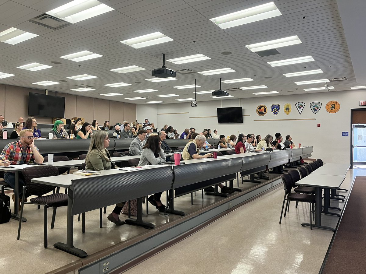 matters_network's tweet image. Yesterday, MATTERS spoke at the Erie County Opiate Epidemic Task Force meeting to highlight our services as a resource to address #opioidusedisorder across New York State.

Thank you @eriecohealth for having us!