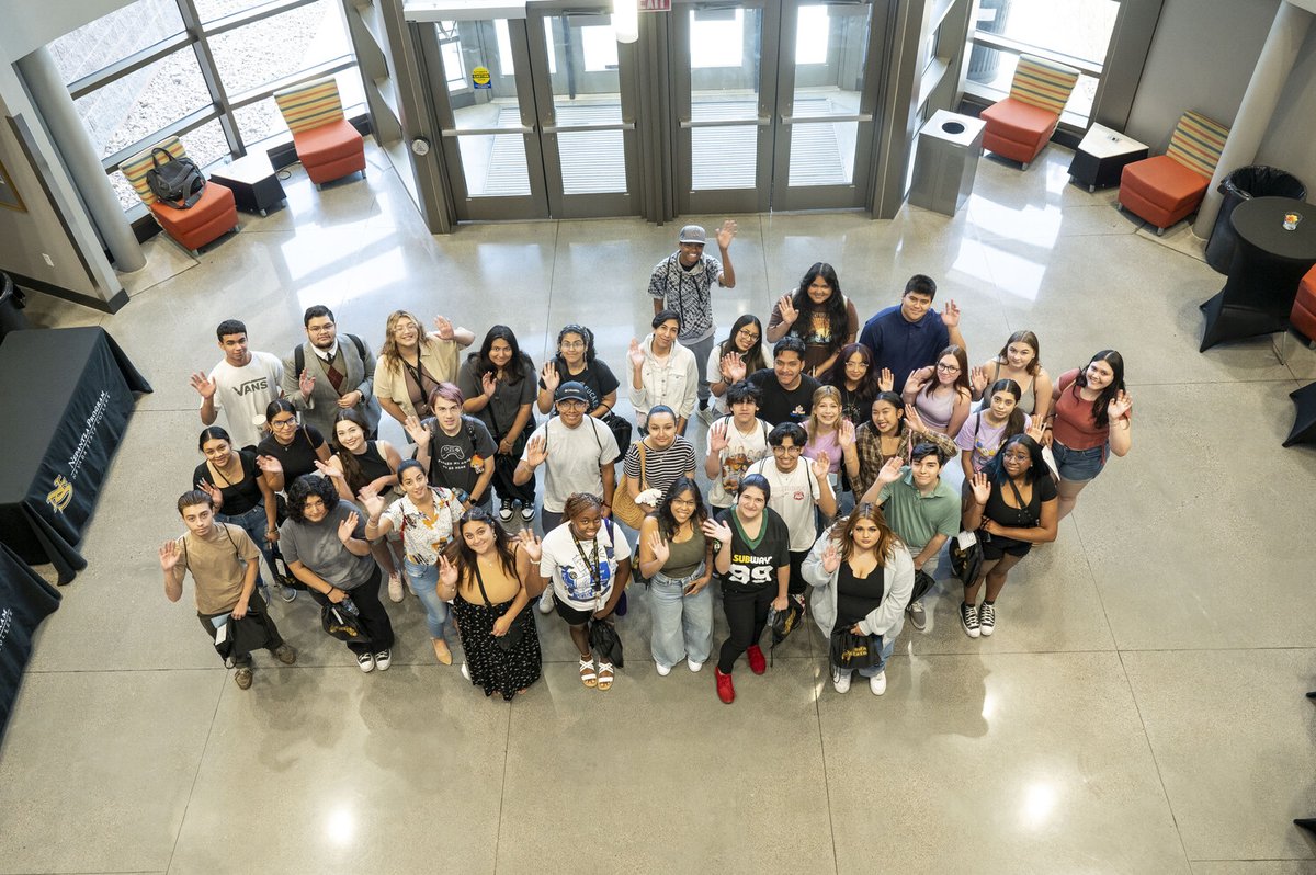 NevadaStateU's tweet image. Empowering First-Generation College Students: The Nepantla Program at Nevada State University 🦂

linkedin.com/pulse/empoweri…

#FirstGenStudents @NepantlaNS