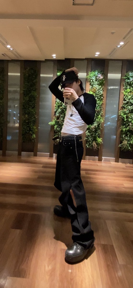 関西の人いる？
#いいねで気になった人お迎え #いいねした人全員フォロー #いいねでdm #いいねした人全員フォローする #自撮り界隈と繋がりたい #自撮り界隈さんと繋がりたい   #雰囲気界隈 #雰囲気  #自撮り界隈 #いいね返し #美男美女さんと繋がりたい