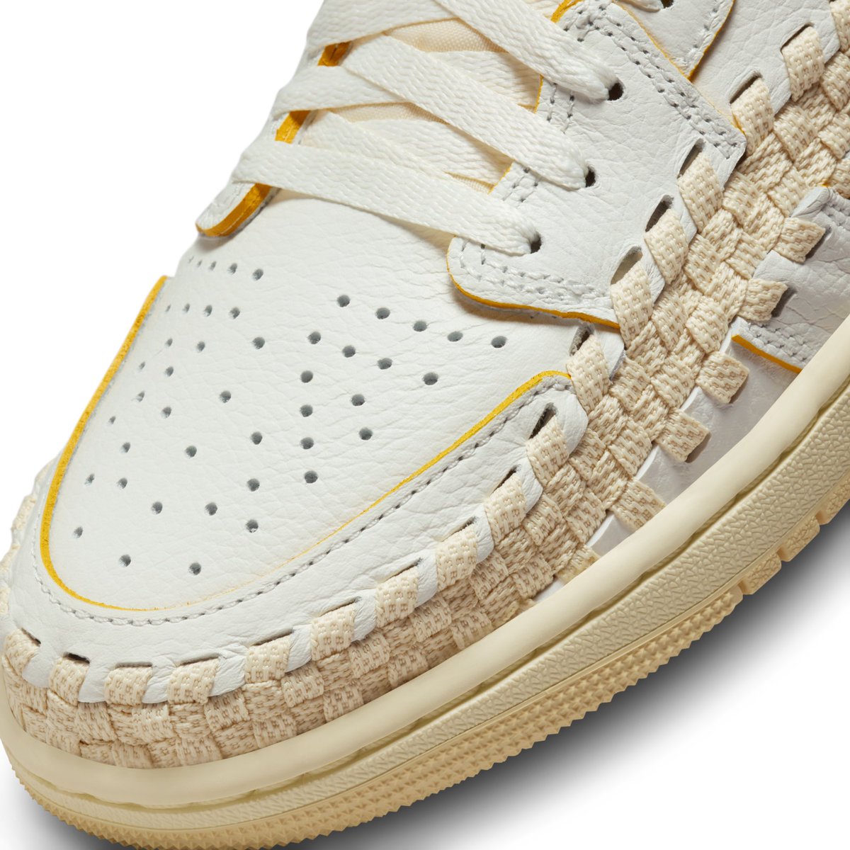 StashedSNKRS's tweet photo. OFFICIAL IMAGES : Air Jordan 1 High x Union x BBS ‘Woven’

Sku: FD2565-100

Release set for August 26th. https://t.co/311rSb9esr