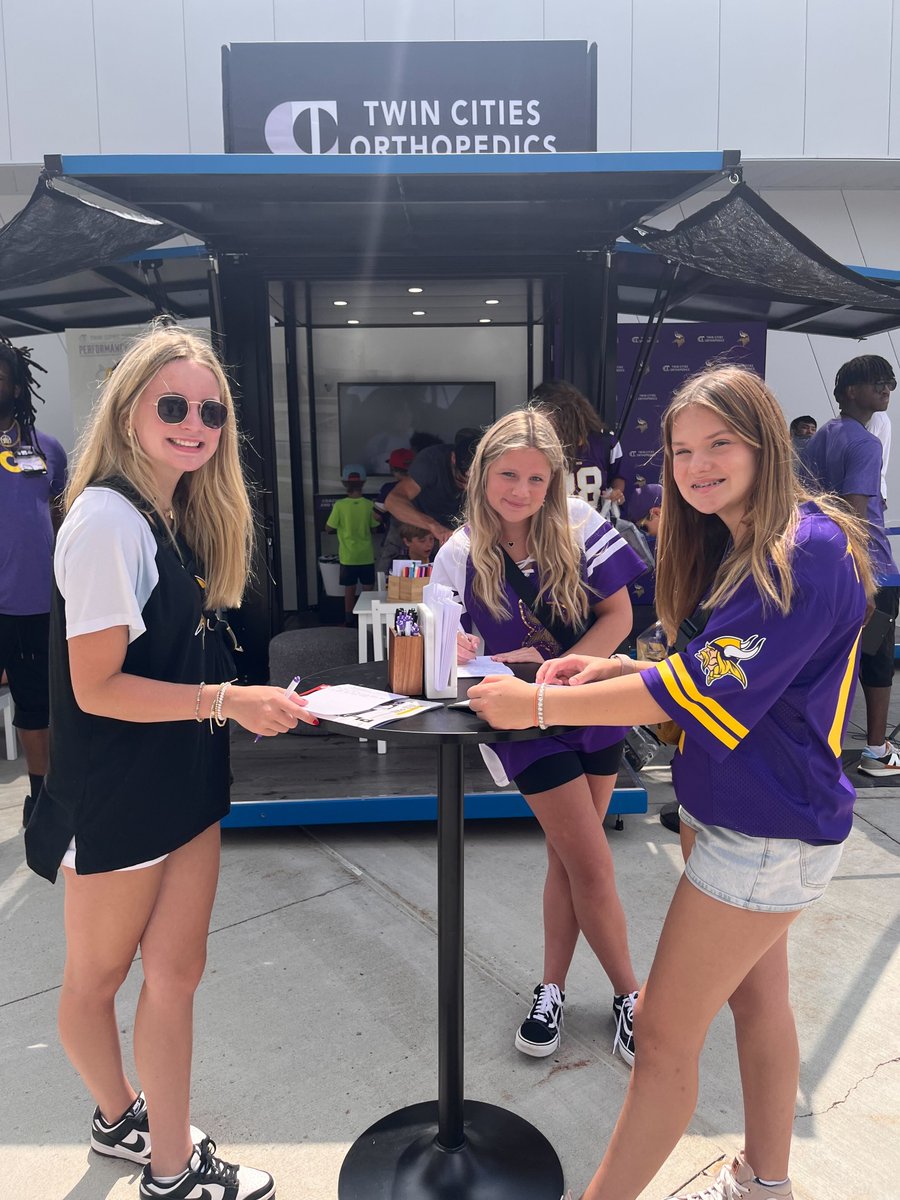 twincitiesortho's tweet photo. We’ve collected some amazing letters and drawings from @Vikings fans so far at Training Camp!

You can get in on the fun by stopping by our activation. Keep an eye out to see if your messages are featured on our social media this season! #ReadySetSend https://t.co/EezzYryiQQ
