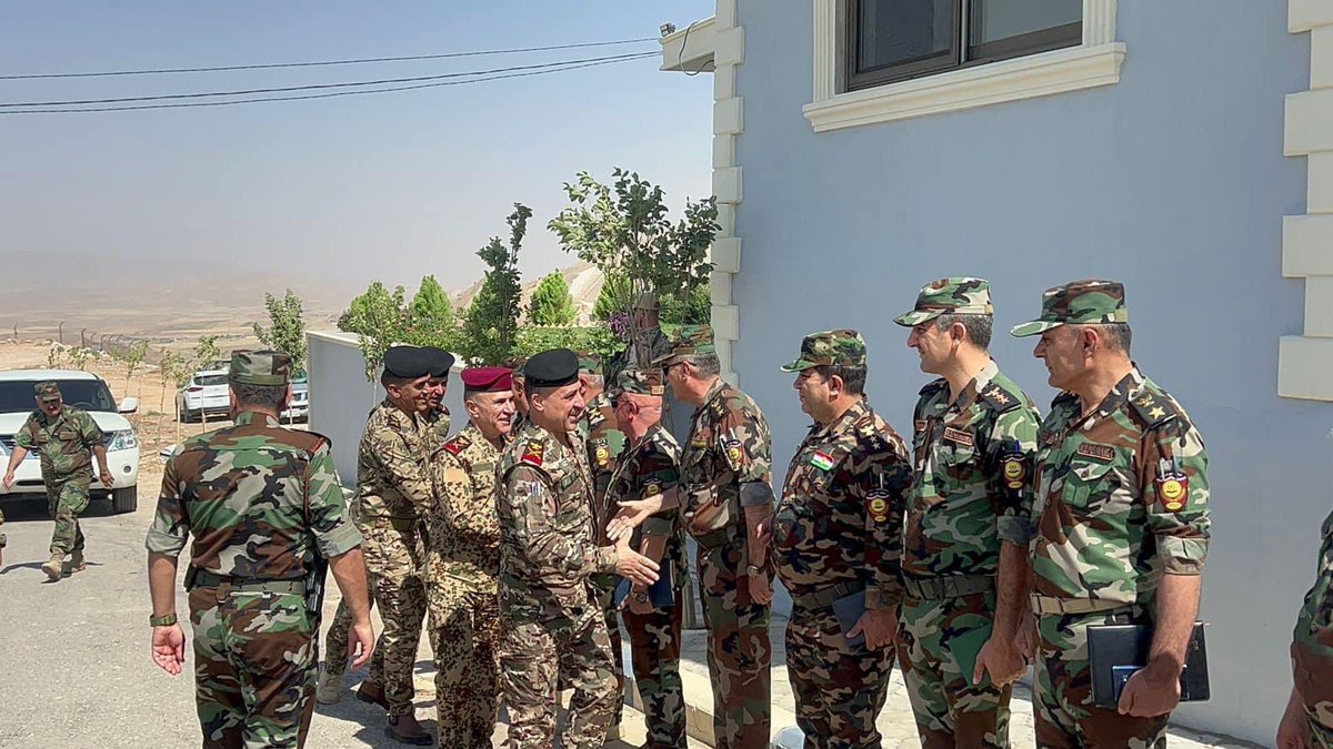 ssfckurd's tweet photo. Tuseday 8/August/2023
MG.Mariwan Muhammed commander of 2SFC accompanied by his Deputy, Chief of staff,and director of Morale department visited the 2nd division and RGB.16 to improve joint work within the units of M.O.P.A. https://t.co/lrxLfHyH1U