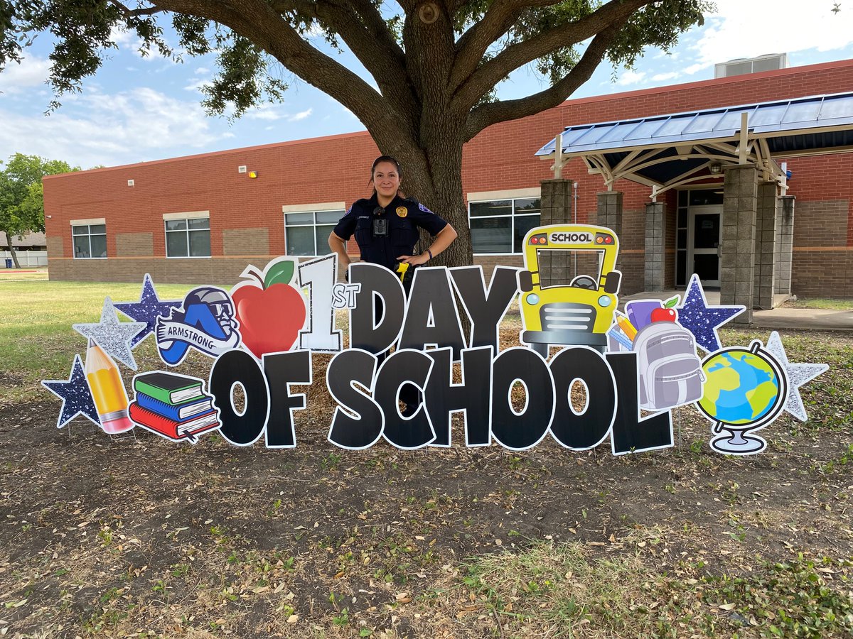 “Officer Chavez is on the case!” She is our school’s resource officer and is permanently with us this year 👮‍♀️😎