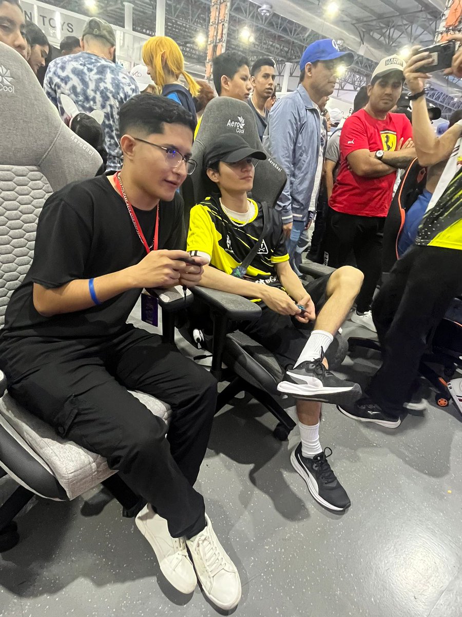 descuydadogg's tweet photo. Este fin de semana estuvimos junto a nuestros amigos de @DoritosEcuador haciendo diferentes actividades en la #ComiCon 💛🇪🇨

Gracias a todos los que se pasaron, jugaron, se tomaron fotos y tiraron buenas vibras 🫶🏽 https://t.co/1PYcRSsbr3