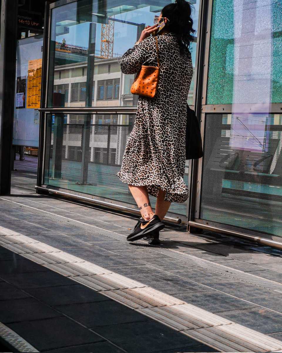 DougDraa1961's tweet photo. It must be important

#streetphotographyinternational
#streetphotography
#telephone
#trainstation
#trainplatform
#androidphotography
#Germany https://t.co/yCVBifD4Z1