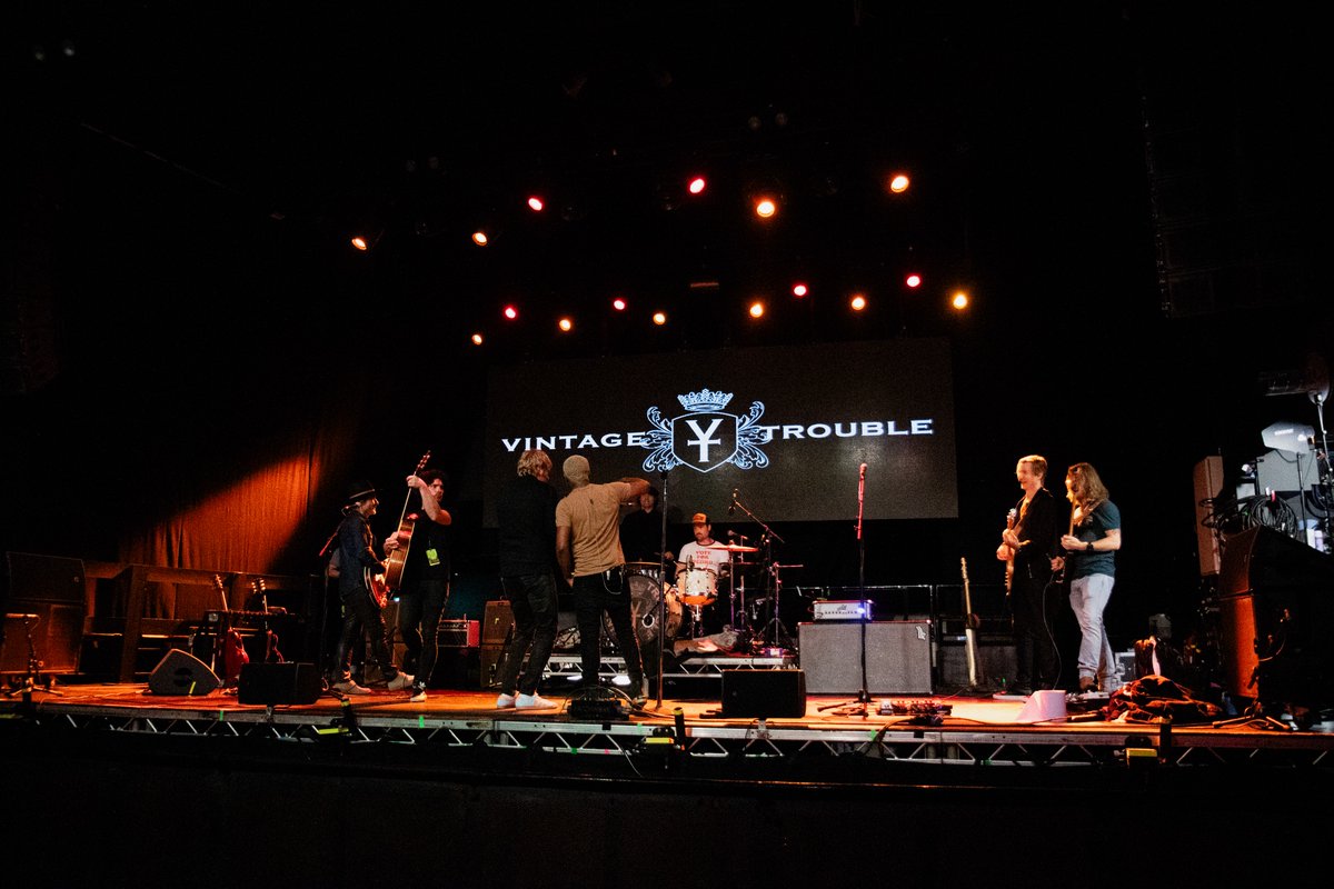 vintagetrouble tweet picture