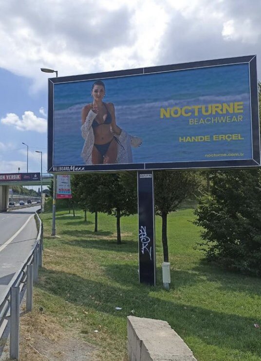 Keka_Keka_Kaki's tweet photo. Hande for noctune light box netwoork in Istambul 
 @HandeErcel 
#HandeErçel 
#ASummerScenario https://t.co/T9JlQkLjxf