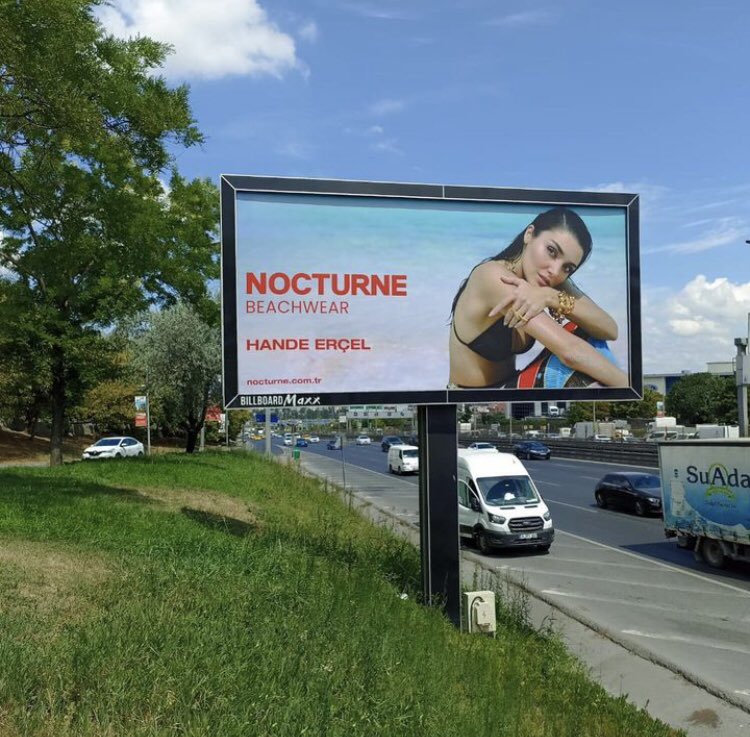 Keka_Keka_Kaki's tweet photo. Hande for noctune light box netwoork in Istambul 
 @HandeErcel 
#HandeErçel 
#ASummerScenario https://t.co/T9JlQkLjxf