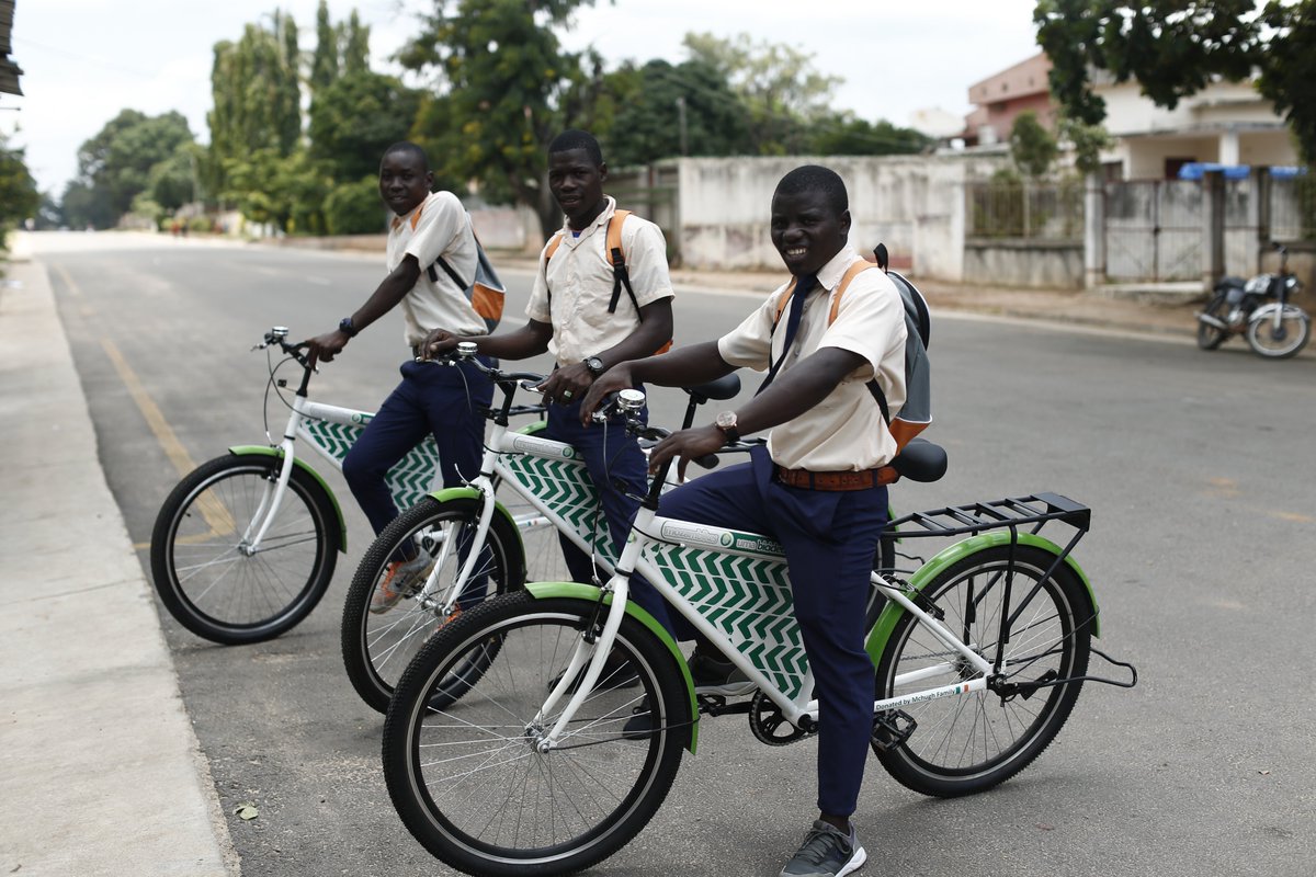 Mozambikes's tweet photo. Today is an unforgettable moment for these young students, because through Mozambikes, the lack of mobility will no longer be an obstacle and thus a better and promising future is closer.

#mozambikes #onebicycleattime #helpo https://t.co/shfZ6Dh97g