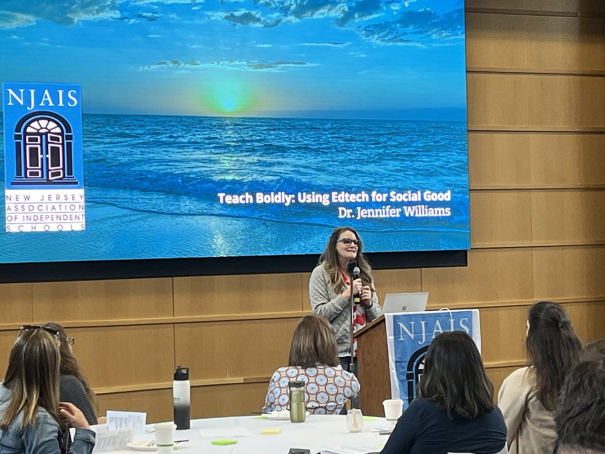We have launched our 2023 - 2024 PD programming!! Thanks to @JenWilliamsEdu for kicking us off by inspiring us to #TeachBoldly