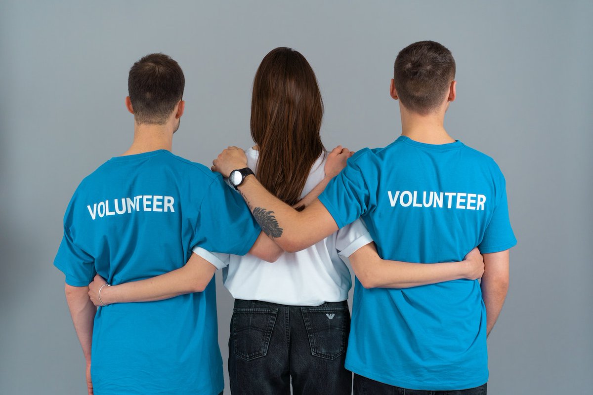 ggleunam's tweet photo. Compartir tu tiempo y conocimiento con aquellos que más lo necesitan no solo te hará ser más feliz, sino que vivirás más (y mejor).

Quienes se implican en actividades como el #voluntariado siempre afirman que al ayudar a los demás reciben mucho más de lo que dan.

¿Sabes porque? https://t.co/IwTmiqcKOs