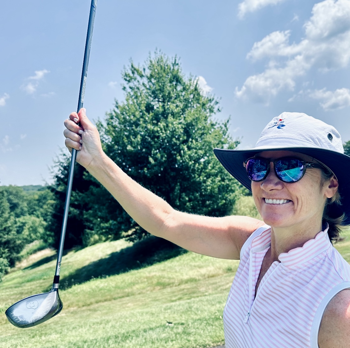 PoundRidgeGolf's tweet photo. Today’s driver’s have a “hot spot” in the center of the clubface, slightly higher than the middle of the clubface. Since I prefer my students to leave their lessons with a smile, I’ve been known to indicate the hotspot using Dr. Scholl’s foot spray and a😀! https://t.co/p4AxYiUM4h