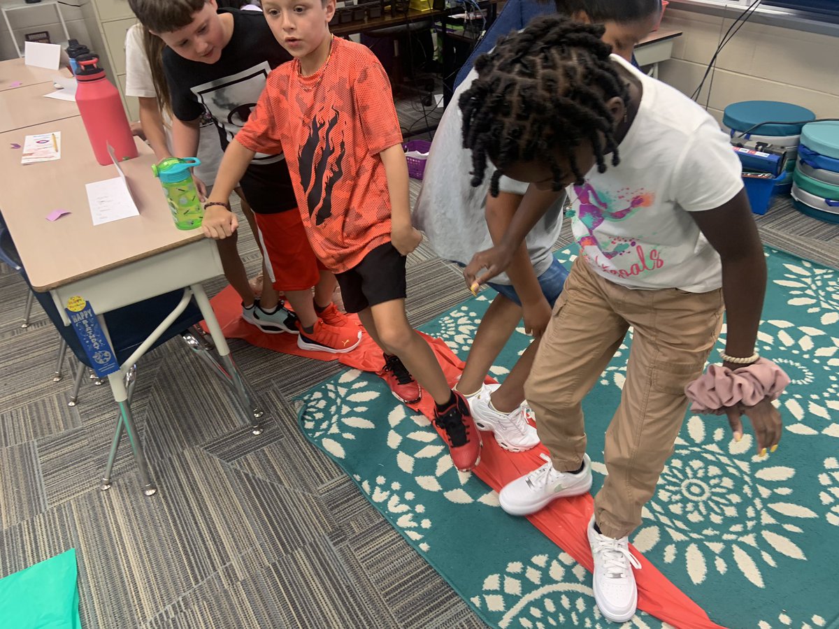 <a href="/York1HSE/">Hunter Street Elementary</a> 4th grade students work to sharpen their collaboration skills. Mrs. Maurer’s students practice working together and having a voice within a group. 
#LivingtheHuskyWayHSE 
#YSD1LegacyBuilders