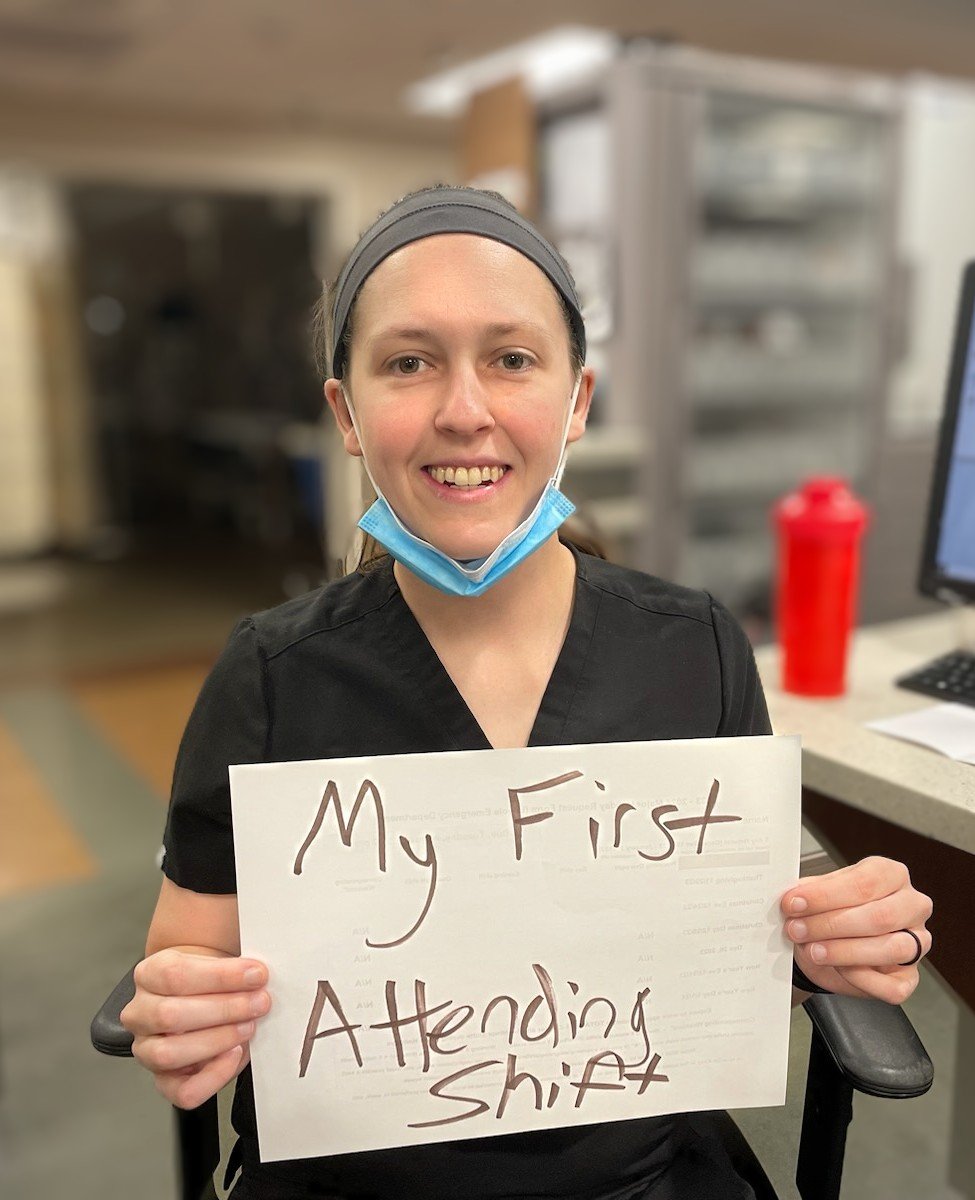 LoyolaEM's tweet photo. You won't find recent Loyola EM graduate Dr. Ward on the wards anymore....  Rather, we warmly welcome her back to our ED as an Attending Physician!!  #LoyolaEM #welcomeback 🚑 https://t.co/OcWzjlwl1R