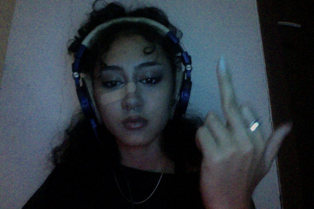 bluntrollaa's tweet photo. webcam https://t.co/lfvYBtMMKk