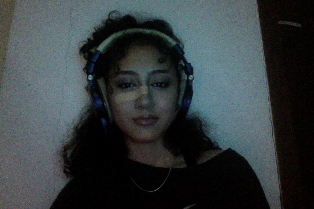 bluntrollaa's tweet photo. webcam https://t.co/lfvYBtMMKk
