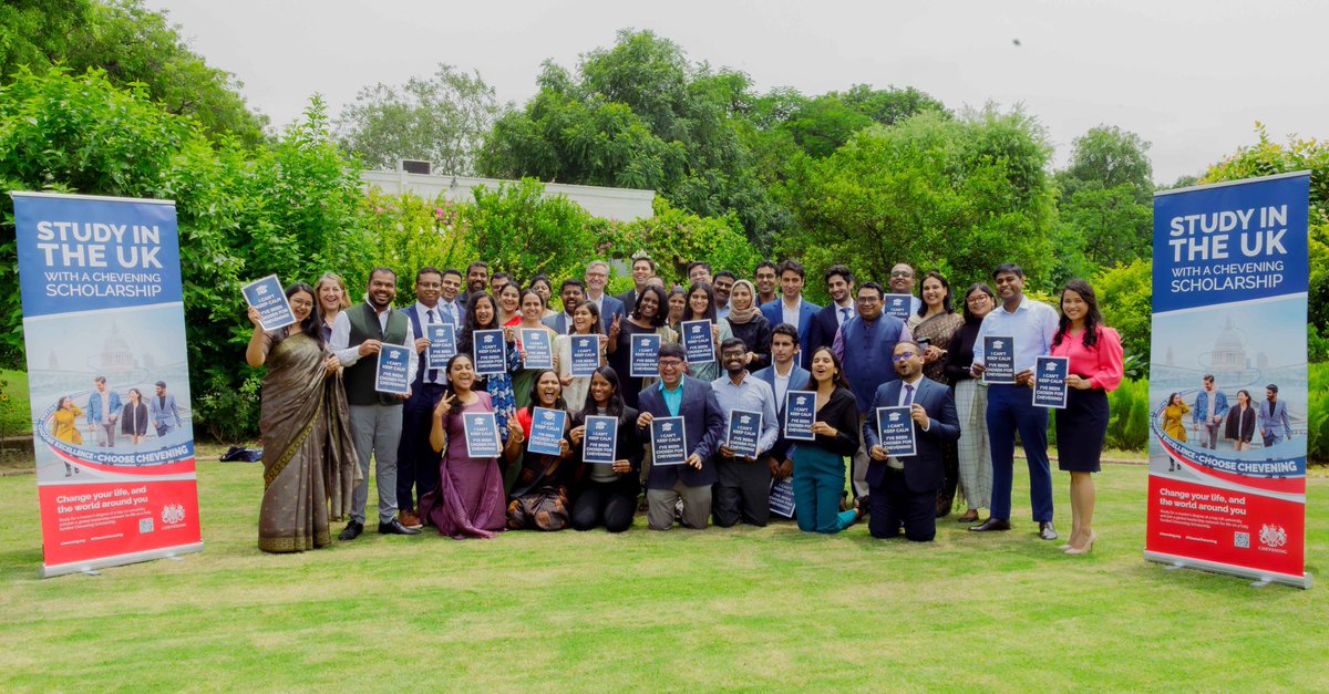 This year's send-off for <a href="/CheveningFCDO/">Chevening Awards🇬🇧</a> 2023-2024 Scholarship was extra special 🎉
 
👉 Equal representation of female and male Scholars
👉 Over 50% of Scholars from non-metro cities
 
Our best to the next cohort of Cheveners from 🇮🇳 for their exciting education journey in the 🇬🇧