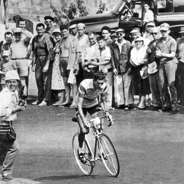 ClasiHistorica's tweet photo. 🇪🇸 Federico M. Bahamontes
🦅 El Águila de Toledo

🇫🇷 Tour
🥇 1959 🥈 1963 🥉 1964
🏔️ Montaña x6 🏁 Etapas x7

🇮🇹 Giro
🏔️ Montaña x1 🏁 Etapas x1

🇪🇸 Vuelta
🥈 1957
🏔️ Montaña x2 🏁 Etapas x3

🚴🏼‍♂️ Vuelta Asturias x2
🚴🏼‍♂️ Clásica Puertos
🚴🏼‍♂️ Subida Arrate x5
🚴🏼‍♂️ Subida Naranco 
🚴🏼‍♂️ Escalada Montjuic
🚴🏼‍♂️ Nacional Ruta
🚴🏼‍♂️ Nacional Montaña

🤯 PRIMER español en ganar el Tour
🤯 ÚNICO ganador de la montaña en las 3 Grandes Vueltas (+Herrera)
🤯 MÁXIMO ganador de la montaña en Grandes Vueltas (+Bartali)

🙏🏼  Hasta siempre LEYENDA