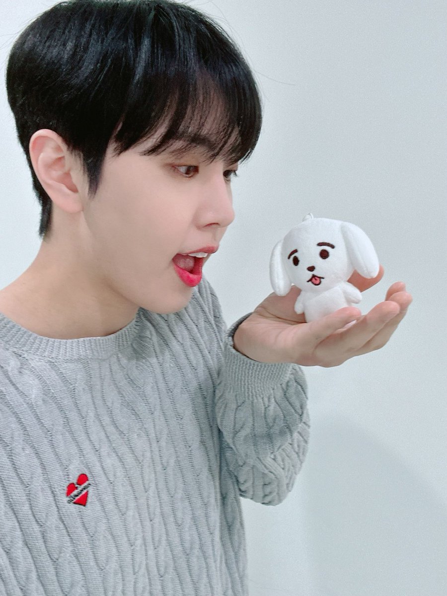 89_Bread_ya's tweet photo. 해쉬눈치없냐우리재유니생일이라고
#앙앙웅웅_쨍찌_생일
1등만들어주고싶은데왜안올라가
#HAPPYJAEYOONDAY
고양이나도사랑해하지만우리강아지
@SF9official 
더사랑해 https://t.co/WJO4JujdhZ