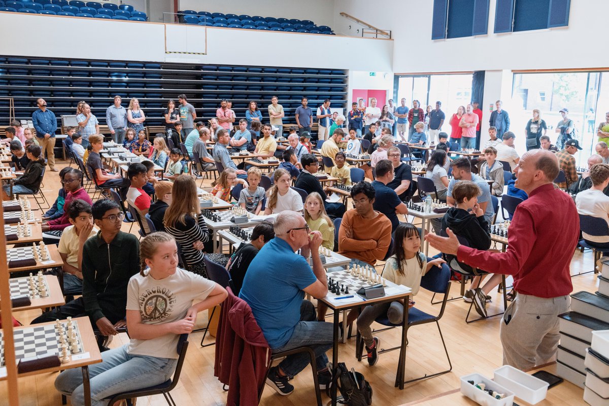 Robin Slade tweet media