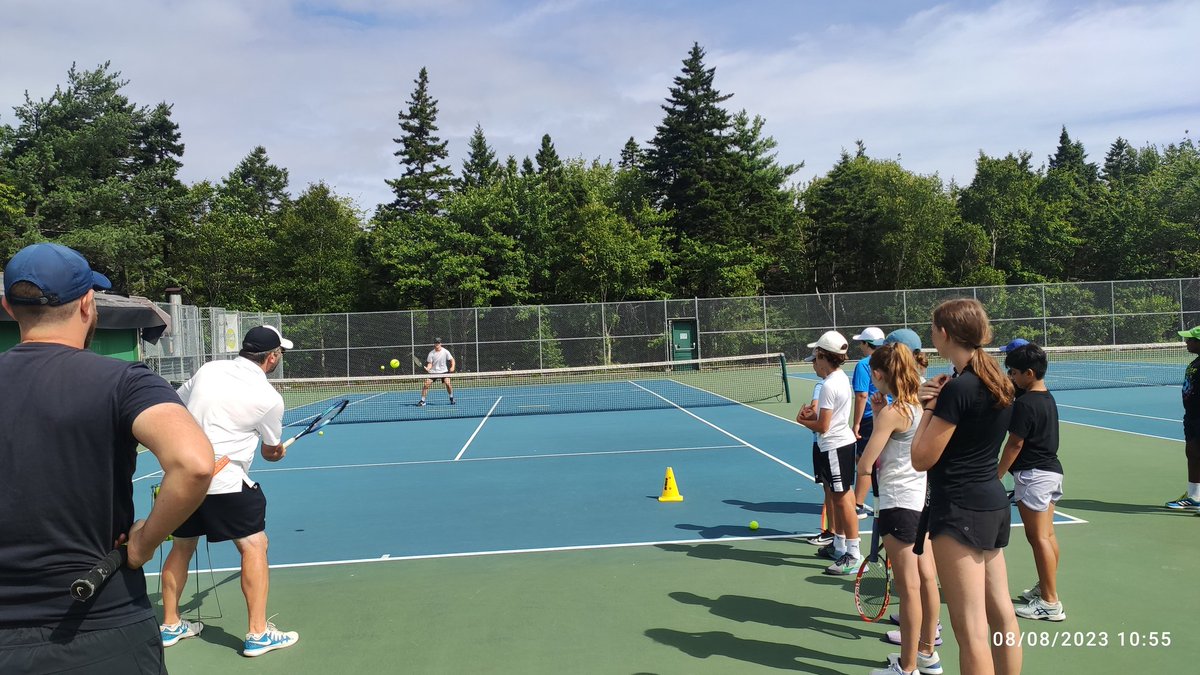 boscoffernandes's tweet photo. Beautiful day in #Halifax @HEADStartTennis #JuniorTennisDevelopment with @JamieDPower @bigteddykgb #CoachKevin #CoachMark . Loving it. https://t.co/S962BVhKnA