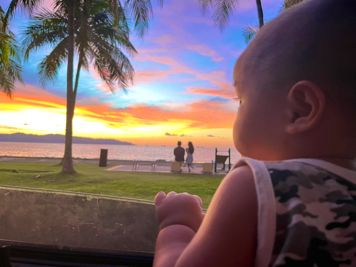 haijiahhm's tweet photo. Sunset and him❤️ https://t.co/q7rqvBO6Xj