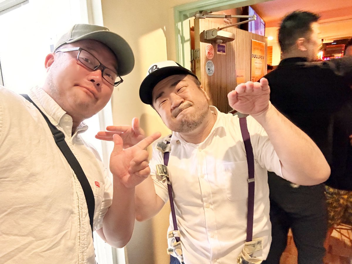 mocoro75's tweet image. BULLPENさんオープンおめでとうございまーす！🍾🍾🍾

#BULLPEN