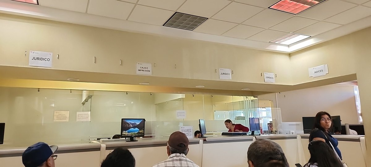 sergioamayajr's tweet photo. @SGG_Tamaulipas de quien depende el registro civil en el area de la torre de gobierno? Tienen un desorden en el registro civil que no se sabe donde realizar cada trámite https://t.co/VMUv1pmT5C
